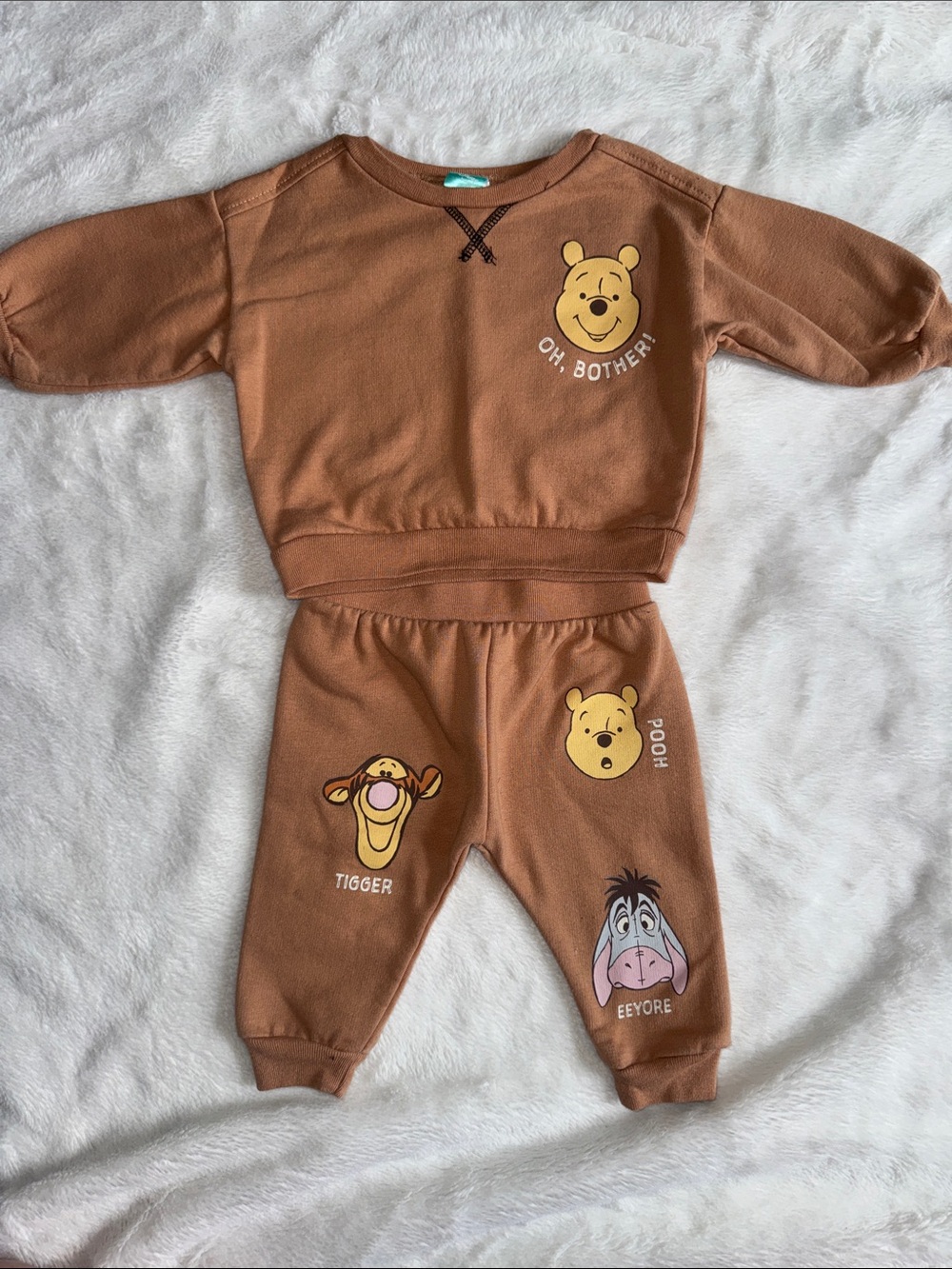 Winnie the Pooh sweatsuit baby outfit 3-6 months
